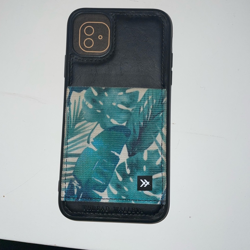 thread wallet iPhone 11 case